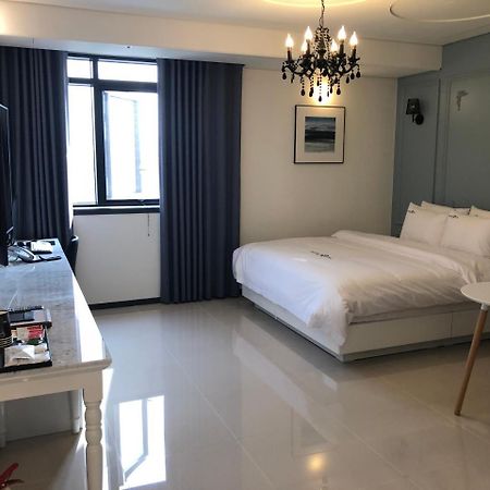 Royal Hotel Jeongeup Екстериор снимка